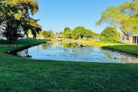 Copropriété à vendre à Sunrise, Floride: 2 chambres, 78.97 m2 № 1934702 - photo 30