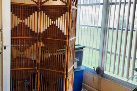 Copropriété à vendre à Sunrise, Floride: 2 chambres, 78.97 m2 № 1934702 - photo 27