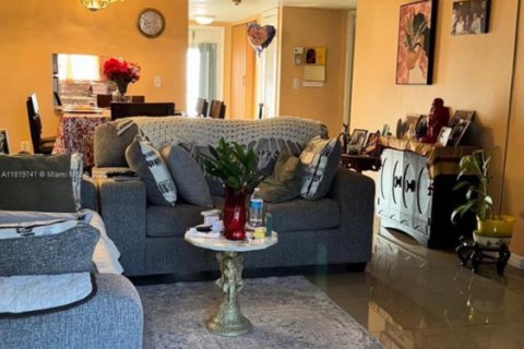 Copropriété à vendre à Sunrise, Floride: 2 chambres, 78.97 m2 № 1934702 - photo 18