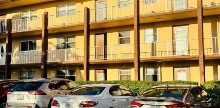 Condo in Sunrise, Florida, 2 bedrooms № 1934702