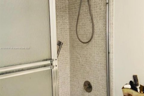 Copropriété à vendre à Sunrise, Floride: 2 chambres, 78.97 m2 № 1934702 - photo 6