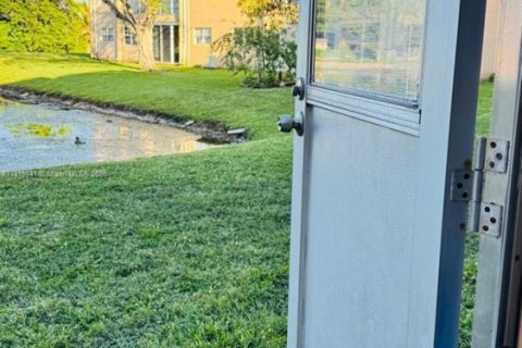 Copropriété à vendre à Sunrise, Floride: 2 chambres, 78.97 m2 № 1934702 - photo 25