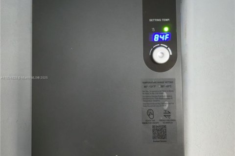 House in Lauderhill, Florida 4 bedrooms, 209.59 sq.m. № 2060036 - photo 28