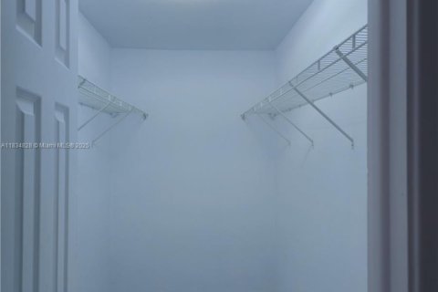 House in Lauderhill, Florida 4 bedrooms, 209.59 sq.m. № 2060036 - photo 21