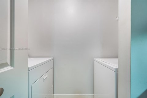 Copropriété à vendre à Miami, Floride: 1 chambre, 111.3 m2 № 1942184 - photo 16