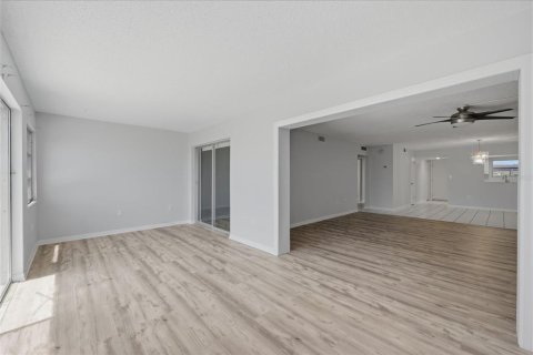 Copropriété à vendre à New Port Richey, Floride: 2 chambres, 128.95 m2 № 2216627 - photo 14