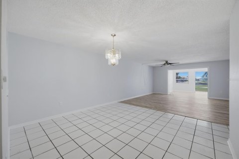 Copropriété à vendre à New Port Richey, Floride: 2 chambres, 128.95 m2 № 2216627 - photo 8