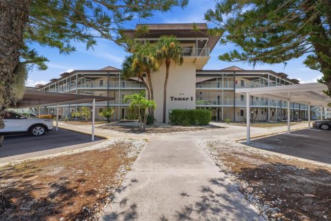 Condominio en New Port Richey, Florida, 2 dormitorios  № 2216627