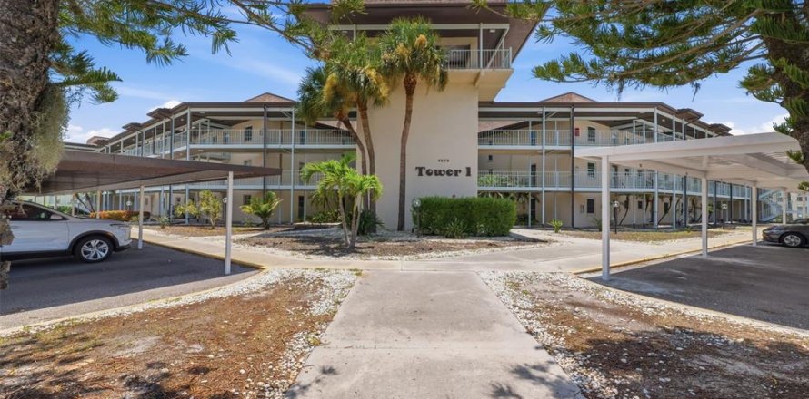 Condo à New Port Richey, Floride, 2 chambres № 2216627