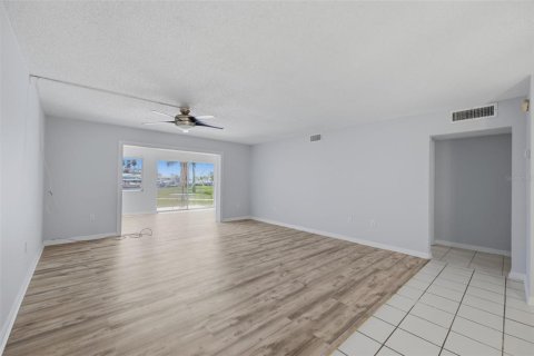 Copropriété à vendre à New Port Richey, Floride: 2 chambres, 128.95 m2 № 2216627 - photo 10