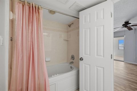 Copropriété à vendre à New Port Richey, Floride: 2 chambres, 128.95 m2 № 2216627 - photo 20