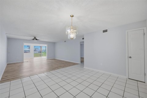 Copropriété à vendre à New Port Richey, Floride: 2 chambres, 128.95 m2 № 2216627 - photo 9