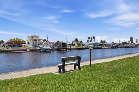 Copropriété à vendre à New Port Richey, Floride: 2 chambres, 128.95 m2 № 2216627 - photo 26