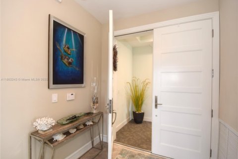 Condo in Lauderdale-by-the-Sea, Florida, 2 bedrooms  № 1728501 - photo 28