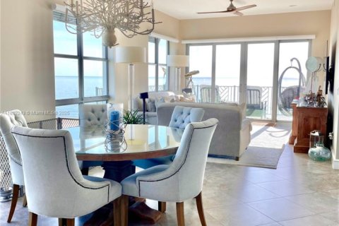 Condo in Lauderdale-by-the-Sea, Florida, 2 bedrooms  № 1728501 - photo 13