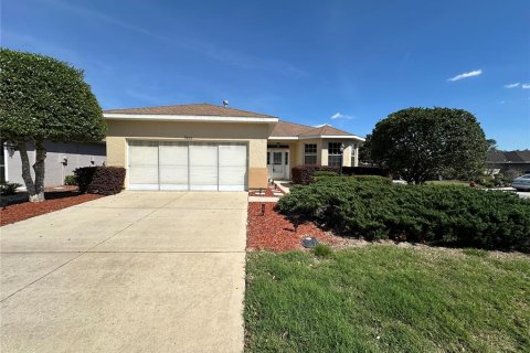 House in Ocala, Florida 2 bedrooms, 164.07 sq.m. № 1603102 - photo 1