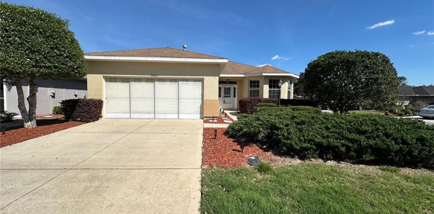 House in Ocala, Florida 2 bedrooms, 164.07 sq.m. № 1603102