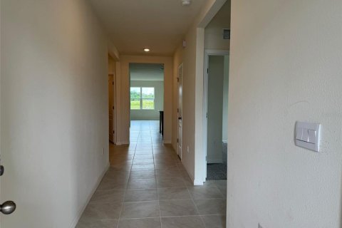 Villa ou maison à louer à Haines City, Floride: 4 chambres, 170.01 m2 № 1846468 - photo 3