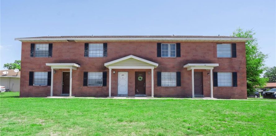 Immobilier commercial à Auburndale, Floride 8 chambres, 404.31 m2 № 2303228