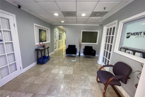 Commercial property in Orlando, Florida 10.59 sq.m. № 2277518 - photo 9