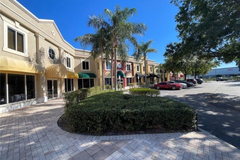 Commercial property in Orlando, Florida 10.59 sq.m. № 2277518 - photo 15