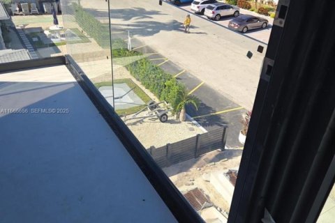 Adosado en venta en Pompano Beach, Florida, 3 dormitorios № 2059875 - foto 4