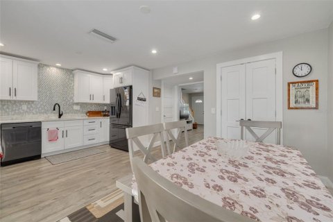 Condominio en venta en Largo, Florida, 2 dormitorios, 125.79 m2 № 2196815 - foto 10