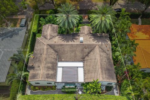 Villa ou maison à louer à Coral Gables, Floride: 3 chambres, 273.88 m2 № 2029754 - photo 27