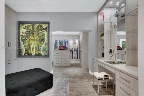 Снять в аренду виллу или дом в Корал-Гейблс, Флорида 4 спальни, 273.88м2, № 2029754 - фото 11