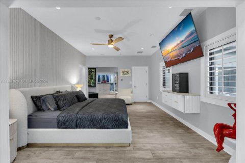 Снять в аренду виллу или дом в Корал-Гейблс, Флорида 4 спальни, 273.88м2, № 2029754 - фото 12