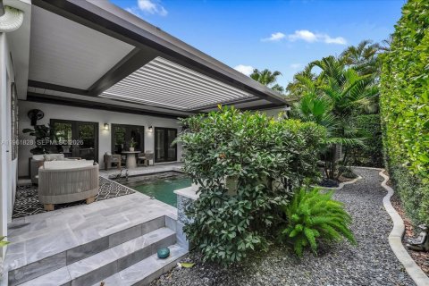 Villa ou maison à louer à Coral Gables, Floride: 3 chambres, 273.88 m2 № 2029754 - photo 25