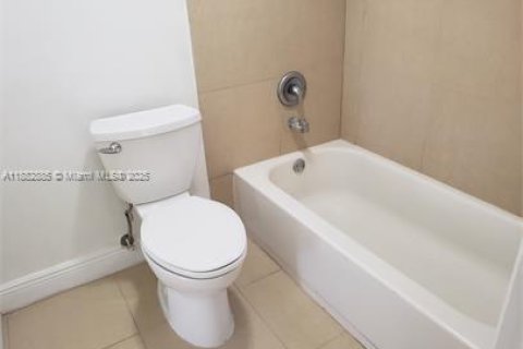 Condo in Pembroke Pines, Florida, 1 bedroom  № 1931981 - photo 8