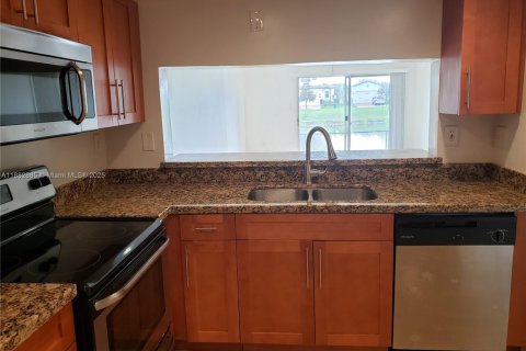 Condo in Pembroke Pines, Florida, 1 bedroom  № 1931981 - photo 3