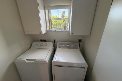 Купить виллу или дом в Палм Спрингс, Флорида 9 комнат, 221.39м2, № 2084791 - фото 23