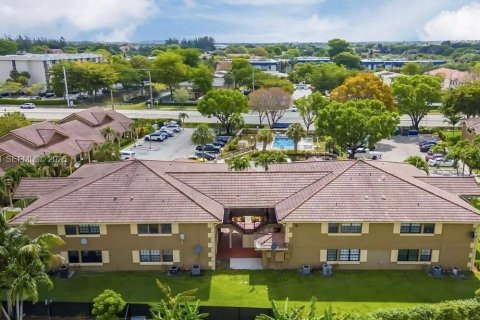Appartement à Coral Springs, Floride 2 chambres, 76.18 m2 № 2293310