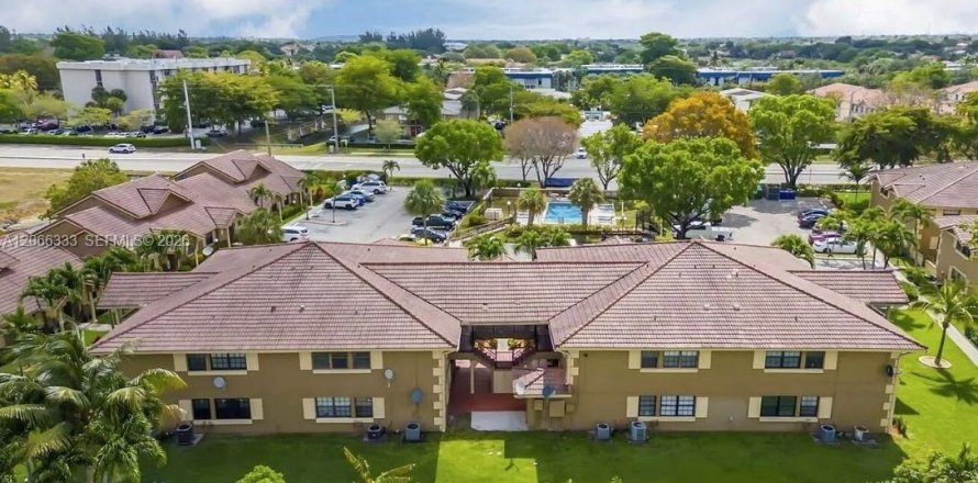 Appartement à Coral Springs, Floride 2 chambres, 76.18 m2 № 2293310