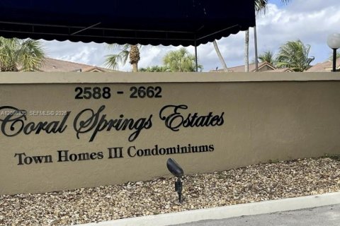 Appartement à louer à Coral Springs, Floride: 2 chambres, 76.18 m2 № 2293310 - photo 4