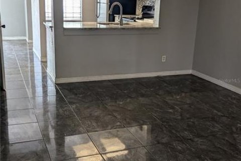 Townhouse in Brandon, Florida 2 bedrooms, 101.08 sq.m. № 1609725 - photo 8