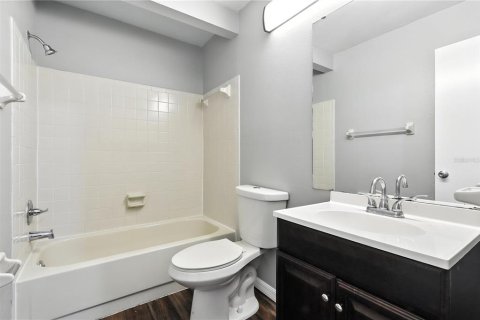 Townhouse in Brandon, Florida 2 bedrooms, 101.08 sq.m. № 1609725 - photo 17