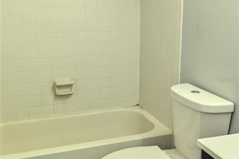 Townhouse in Brandon, Florida 2 bedrooms, 101.08 sq.m. № 1609725 - photo 15