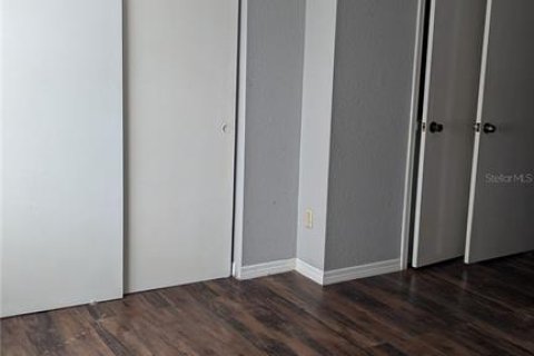 Townhouse in Brandon, Florida 2 bedrooms, 101.08 sq.m. № 1609725 - photo 11