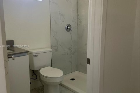 House in Miami, Florida 2 bedrooms, 92.9 sq.m. № 2087167 - photo 11