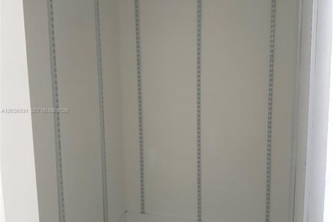 House in Miami, Florida 2 bedrooms, 92.9 sq.m. № 2087167 - photo 10