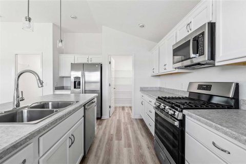 Casa en alquiler en The Villages, Florida, 3 dormitorios, 131.83 m2 № 1553708 - foto 3