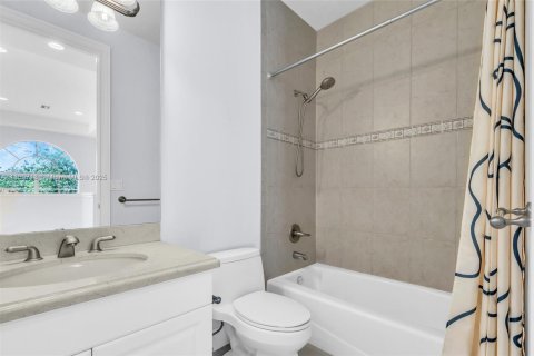 Townhouse in Fort Lauderdale, Florida 3 bedrooms, 232.44 sq.m. № 1928085 - photo 27