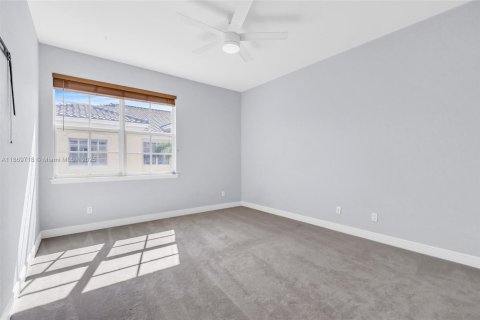 Townhouse in Fort Lauderdale, Florida 3 bedrooms, 232.44 sq.m. № 1928085 - photo 25