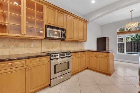Townhouse in Fort Lauderdale, Florida 3 bedrooms, 232.44 sq.m. № 1928085 - photo 15