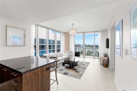 Condo in Miami Beach, Florida, 1 bedroom  № 2000030