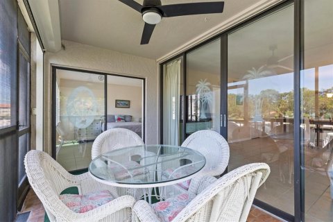 Condo in Tarpon Springs, Florida, 2 bedrooms  № 2386228 - photo 27