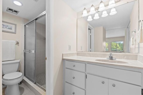 Condo in Tarpon Springs, Florida, 2 bedrooms  № 2386228 - photo 23